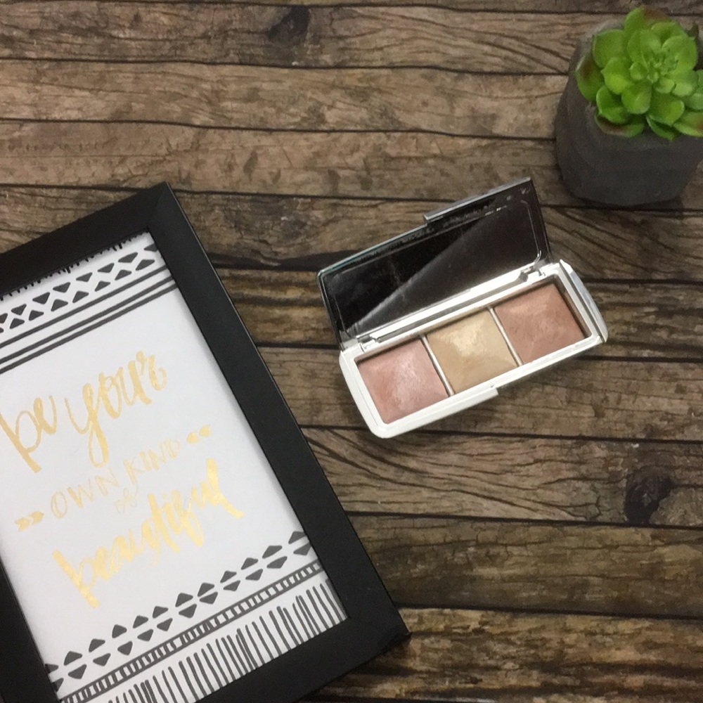 Hourglass Ambient Metallic Strobe Lighting Palette